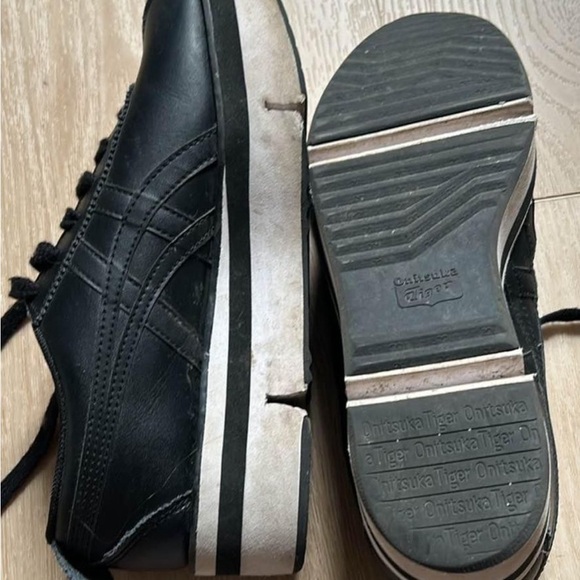 Black platform sneaker - Picture 2 of 3